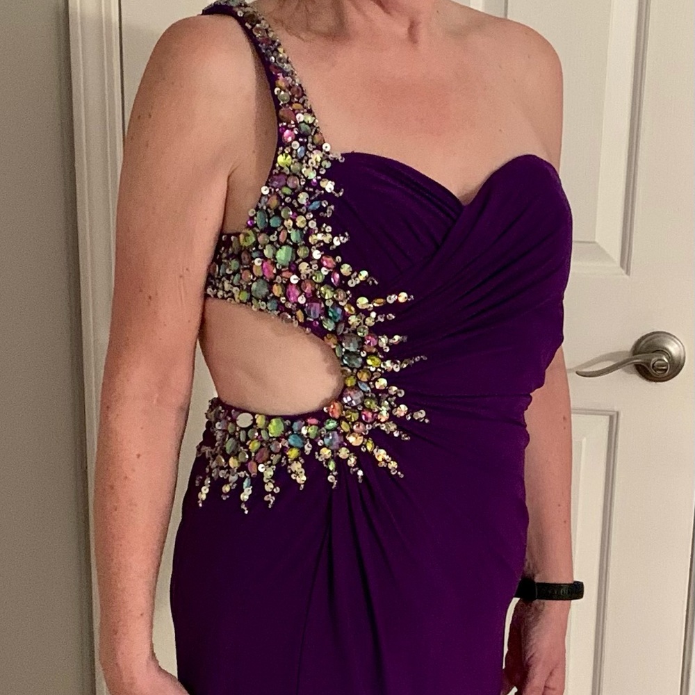 Night Moves Size 8 Purple Prom/Evening dress